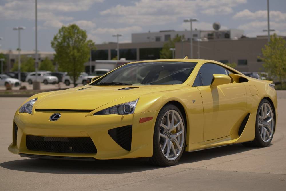 https://autogreeknews.gr/wp-content/uploads/2021/06/115-km-lexus-lfa-for-sale-8.jpg