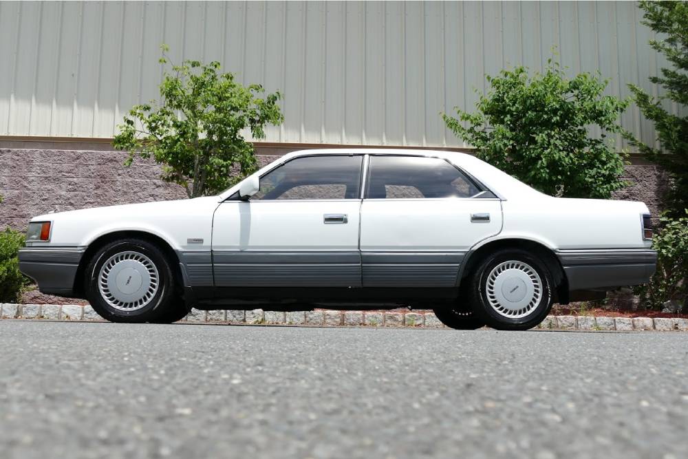 https://autogreeknews.gr/wp-content/uploads/2021/06/1986-mazda-luce-limited-2.jpg
