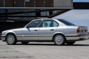 1991_bmw_m5_16230424340e721afd8LM014-scaled