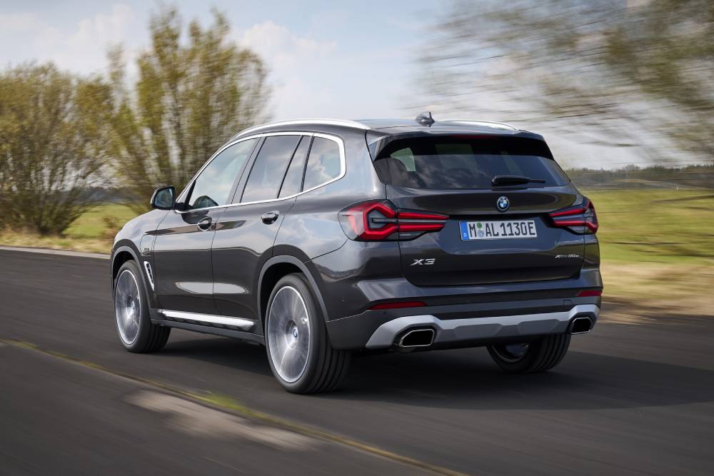https://autogreeknews.gr/wp-content/uploads/2021/06/2022-BMW-X3-X4-5.jpg