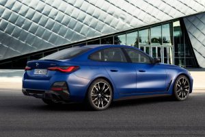 2022-BMW-i4-M50-9