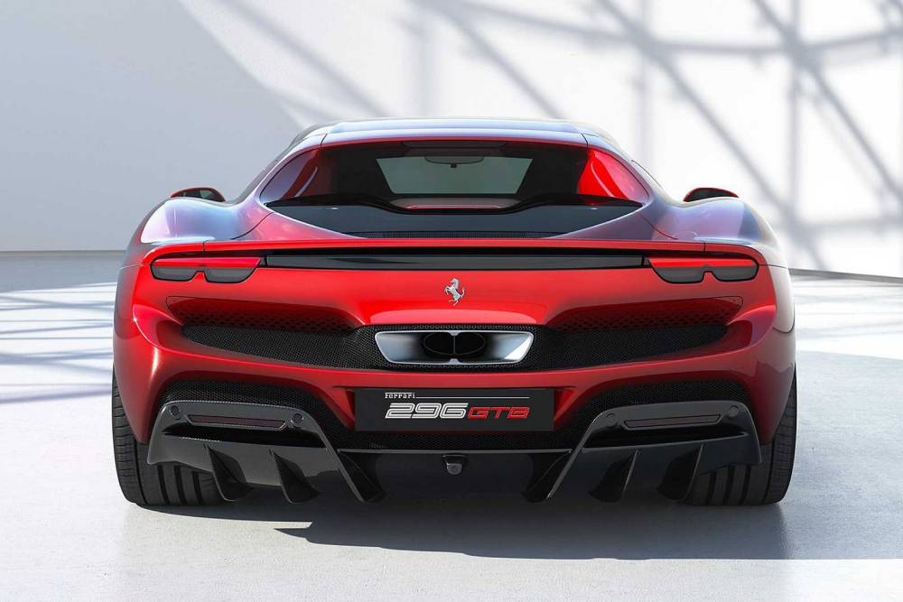 https://autogreeknews.gr/wp-content/uploads/2021/06/2022-Ferrari-296-GTB-10.jpg