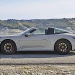 2022-Porsche-911-GTS-10