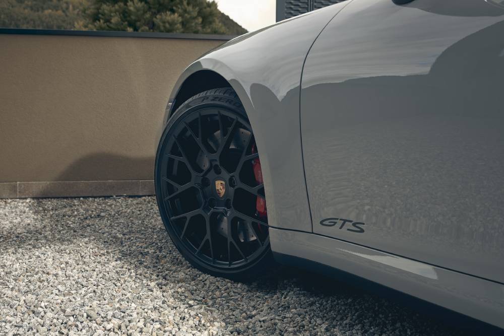 https://autogreeknews.gr/wp-content/uploads/2021/06/2022-Porsche-911-GTS-4.jpg