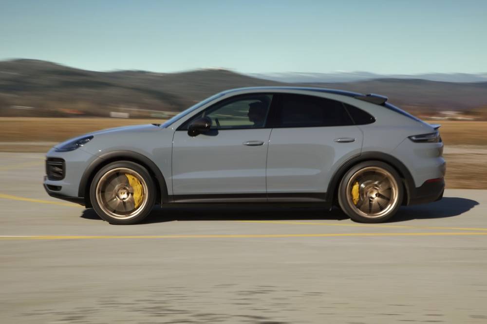 https://autogreeknews.gr/wp-content/uploads/2021/06/2022-Porsche-Cayenne-Turbo-GT-17.jpg