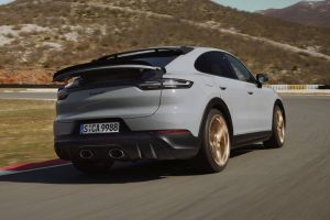 2022-Porsche-Cayenne-Turbo-GT-19