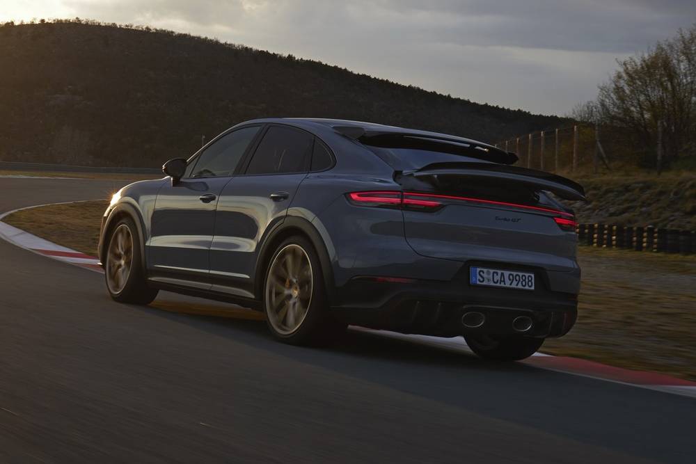 https://autogreeknews.gr/wp-content/uploads/2021/06/2022-Porsche-Cayenne-Turbo-GT-23.jpg