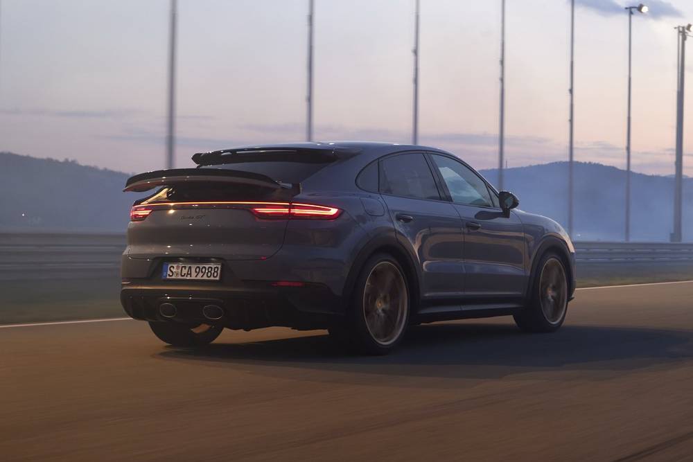 https://autogreeknews.gr/wp-content/uploads/2021/06/2022-Porsche-Cayenne-Turbo-GT-25.jpg