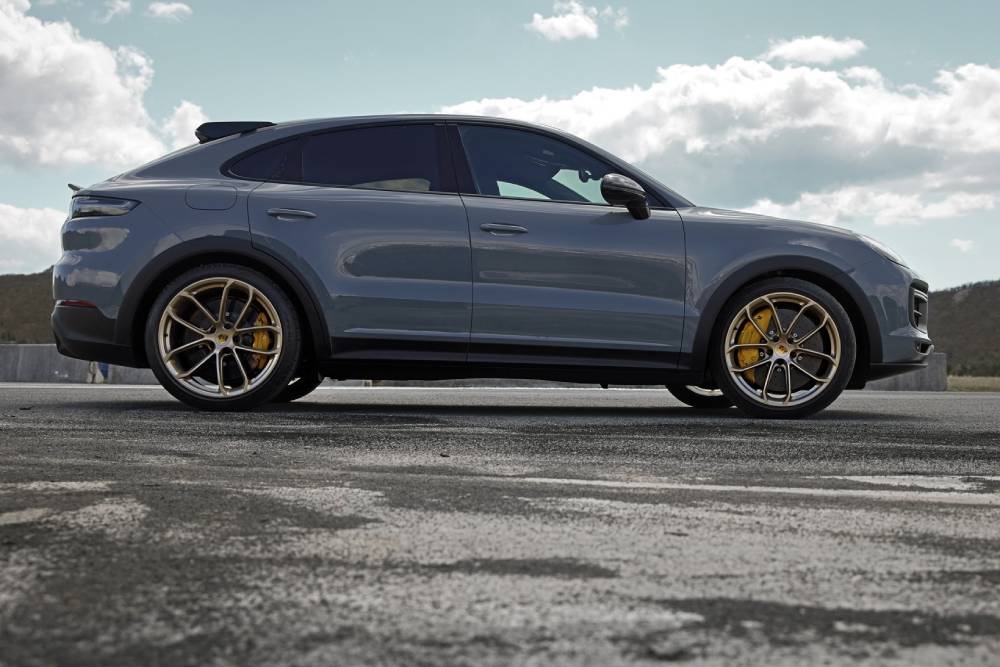 https://autogreeknews.gr/wp-content/uploads/2021/06/2022-Porsche-Cayenne-Turbo-GT-28.jpg