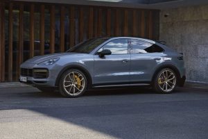 2022-Porsche-Cayenne-Turbo-GT-31