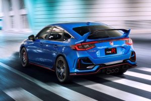 2023-honda-civic-type-r-rendered-with-three-exhaus (1)