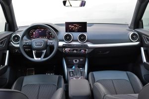 Audi Q2 35 S line (1)