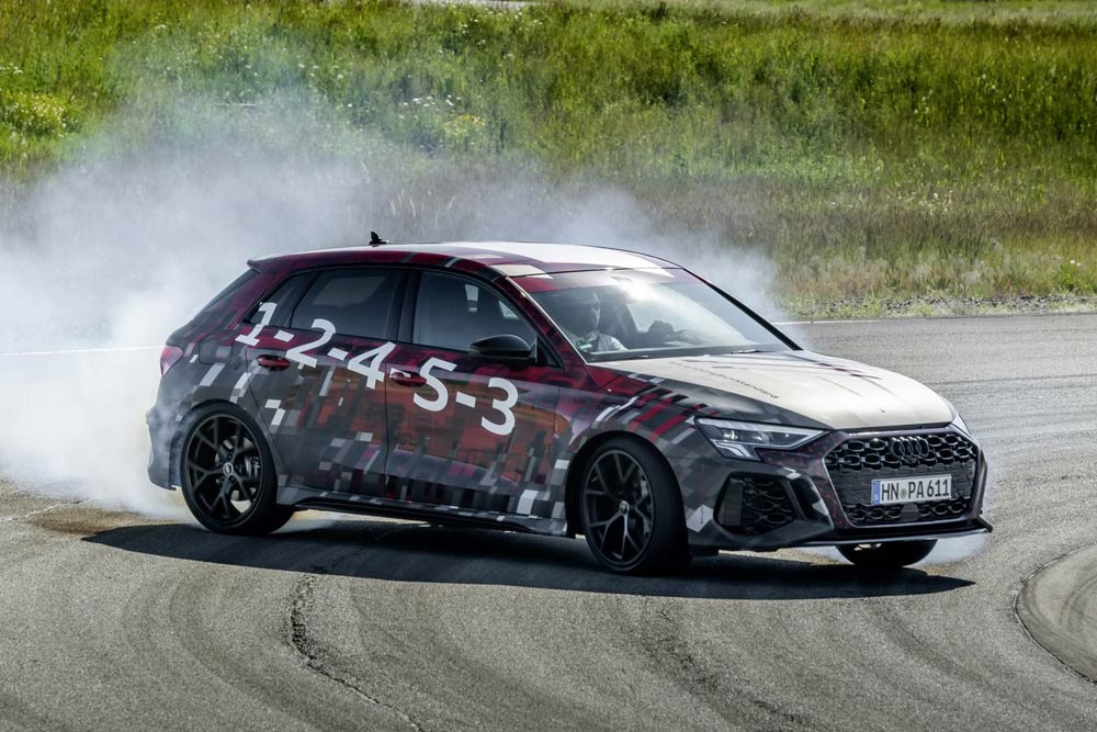 https://autogreeknews.gr/wp-content/uploads/2021/06/Audi-RS-3-2021-1.jpg
