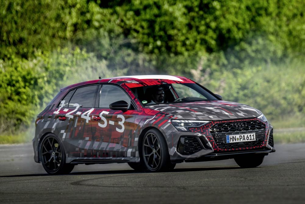 https://autogreeknews.gr/wp-content/uploads/2021/06/Audi-RS-3-2021-22.jpg