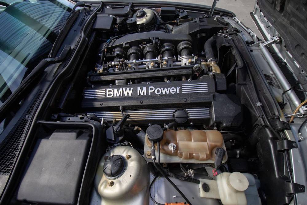 https://autogreeknews.gr/wp-content/uploads/2021/06/BMW-M5-E34-12.jpg