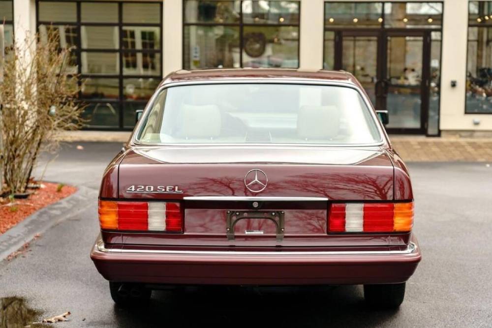 https://autogreeknews.gr/wp-content/uploads/2021/06/Mercedes-420-SEL-5.jpg