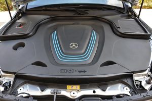 Mercedes-EQC-400-(10)