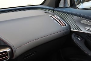 Mercedes-EQC-400-(27)