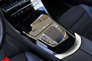 Mercedes-EQC-400-(29)