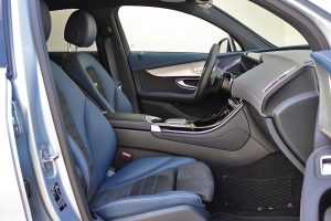 Mercedes-EQC-400-(9)