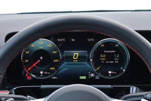 Mercedes-GLA-250-e-(35)