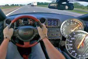 Nissan-GT-R-acceleration