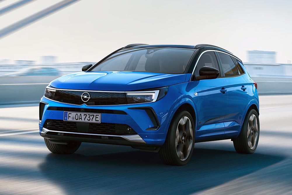 «Μασκοφόρος» το νέο ψηφιακό Opel Grandland