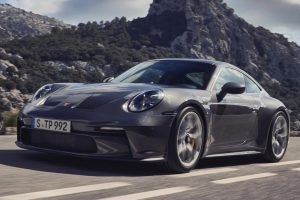 Porsche_911_GT3_Touring-1