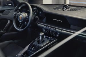 Porsche_911_GT3_Touring-8