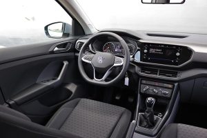 VW T-Cross 1.0 TSI 95 PS interior (3)