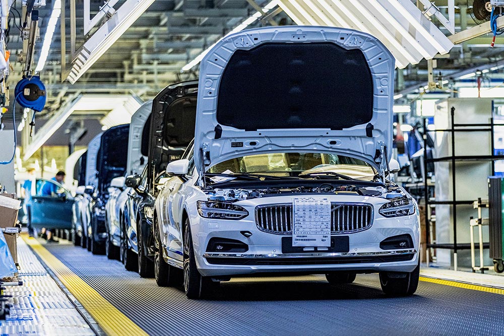 https://autogreeknews.gr/wp-content/uploads/2021/06/Volvo-Production-2.jpg