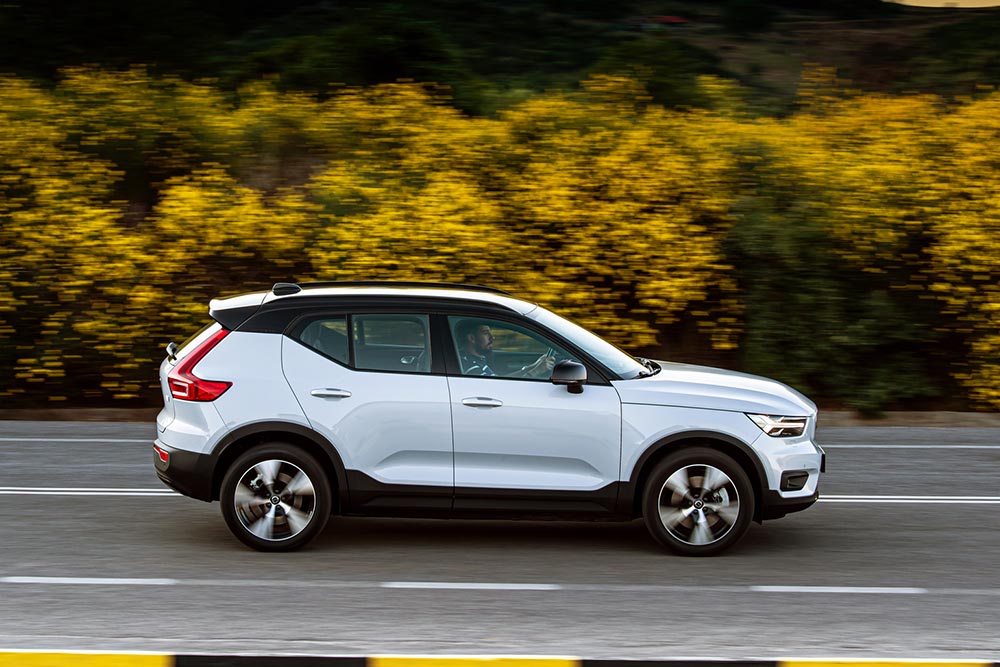 https://autogreeknews.gr/wp-content/uploads/2021/06/Volvo-XC40-Recharge-4.jpg