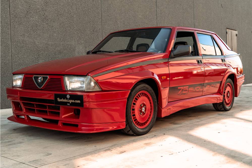 https://autogreeknews.gr/wp-content/uploads/2021/06/alfa-romeo-75-turbo-evoluzione-4.jpg
