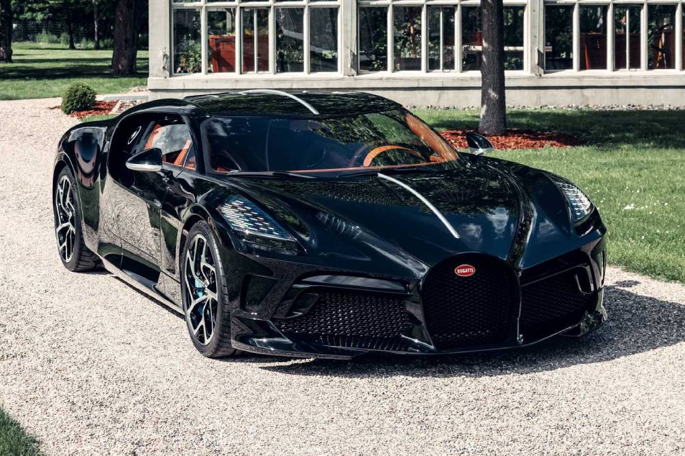 https://autogreeknews.gr/wp-content/uploads/2021/06/bugatti-la-voiture-noire-definitive-2.jpg