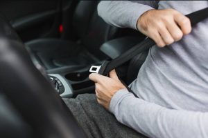 how to put on a seatbelt properly 2