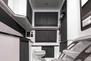 mercedes-amg-cigarette-41-foot-nighthawk-black-series (17)