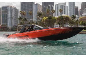 mercedes-amg-cigarette-41-foot-nighthawk-black-series (4)