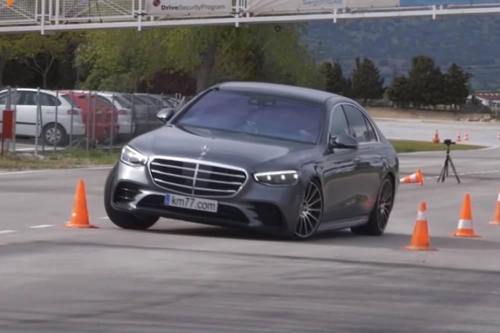 https://autogreeknews.gr/wp-content/uploads/2021/06/mercedes-s-class-moose-test.jpg