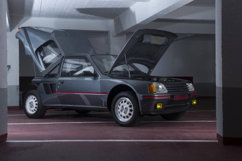 Επίδειξη Peugeot 205 T16 μόνο με τραπεζικό έλεγχο!