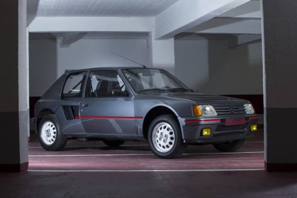 https://autogreeknews.gr/wp-content/uploads/2021/06/peugeot-205-t16-bank-check-sale.jpg