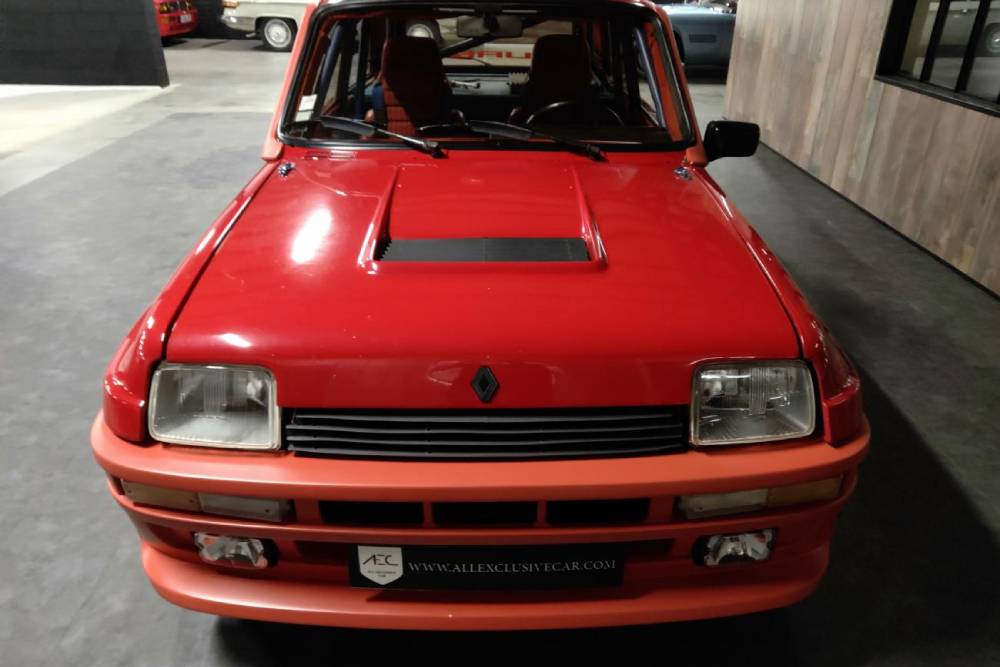 https://autogreeknews.gr/wp-content/uploads/2021/07/1981-renault-5-turbo-for-sale-5.jpg