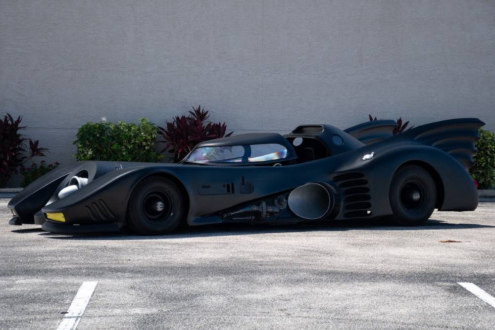 https://autogreeknews.gr/wp-content/uploads/2021/07/1989-batmobile-for-sale-9.jpg