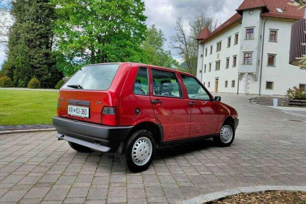 https://autogreeknews.gr/wp-content/uploads/2021/07/1989-fiat-uno-for-sale-1.jpg