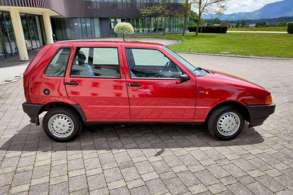https://autogreeknews.gr/wp-content/uploads/2021/07/1989-fiat-uno-for-sale-14.jpg