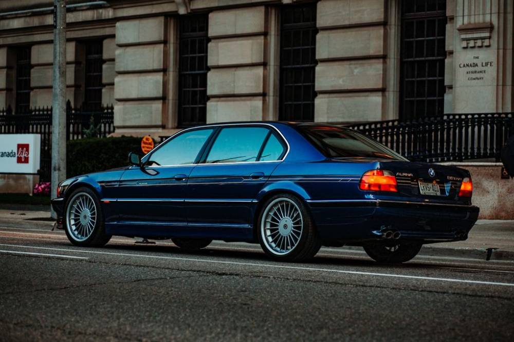https://autogreeknews.gr/wp-content/uploads/2021/07/1998-alpina-b12-lwb-for-sale-4.jpg