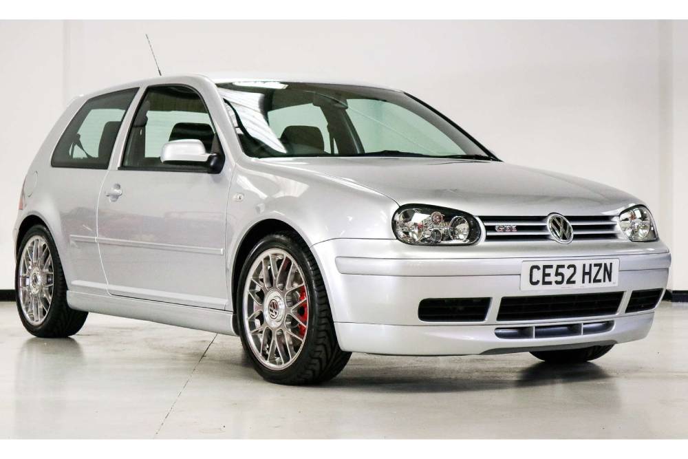 https://autogreeknews.gr/wp-content/uploads/2021/07/2002-VW-Golf-GTI-25th-Anniversary-Edition-8-Mile-1.jpg