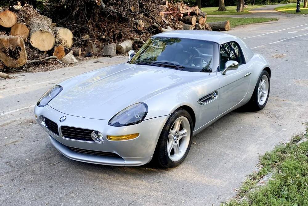 https://autogreeknews.gr/wp-content/uploads/2021/07/2002-bmw-z8-with-under-10000-miles-for-sale-1.jpg