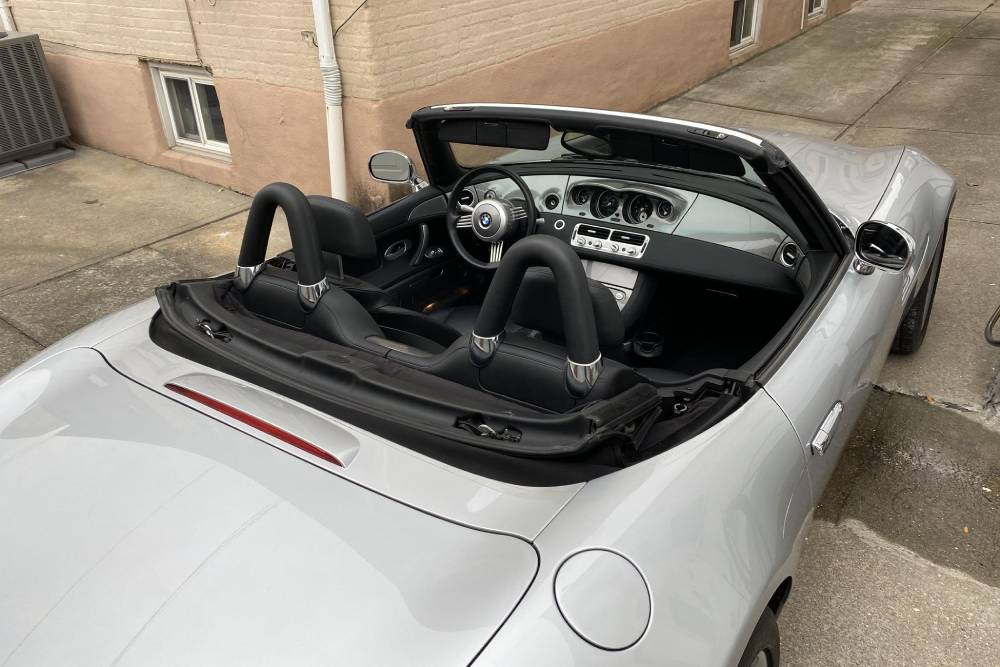 https://autogreeknews.gr/wp-content/uploads/2021/07/2002-bmw-z8-with-under-10000-miles-for-sale-3.jpg