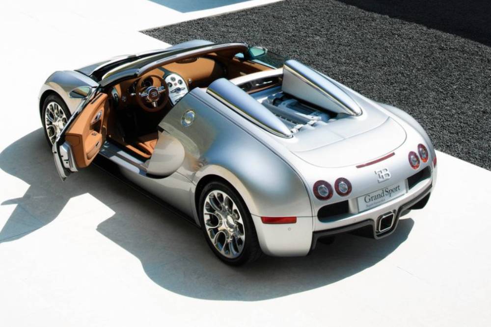 https://autogreeknews.gr/wp-content/uploads/2021/07/2008-bugatti-grand-sport-restoration-exterior-view-5.jpg