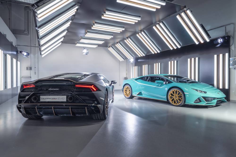 https://autogreeknews.gr/wp-content/uploads/2021/07/2021-Lamborghini-Huracan-Mexico-Decade-8.jpg